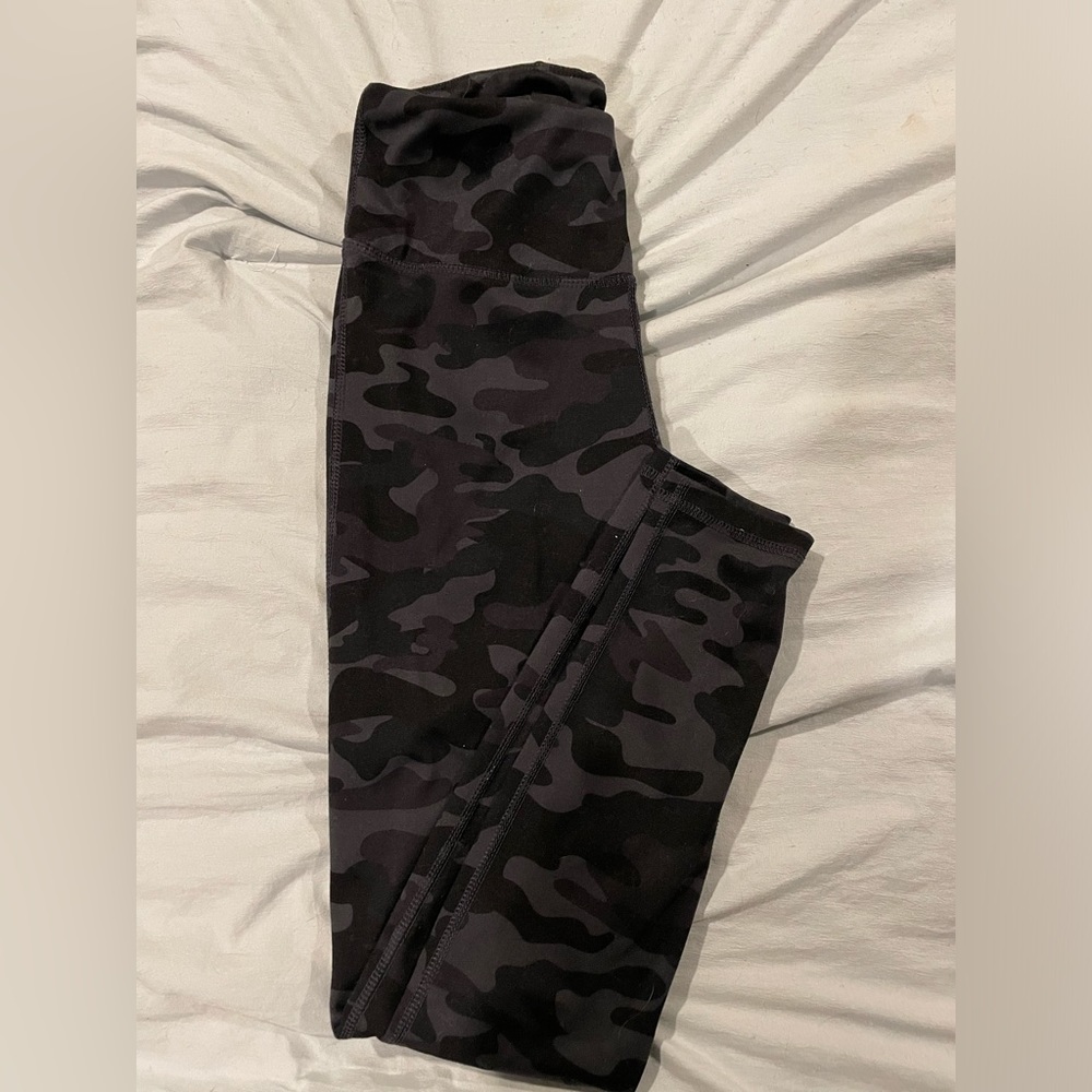 Camouflage danskin leggings size small